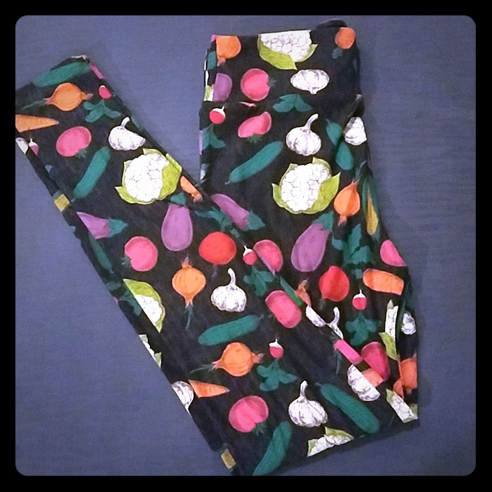 LulaRoe Veggie Leggings- Size OS